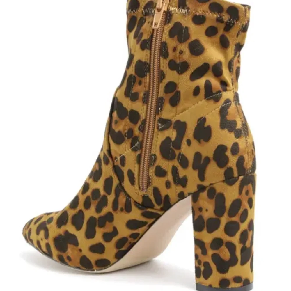 Catherine Malandrino Faux Suede Block Heel Bootie Leopard Print 8